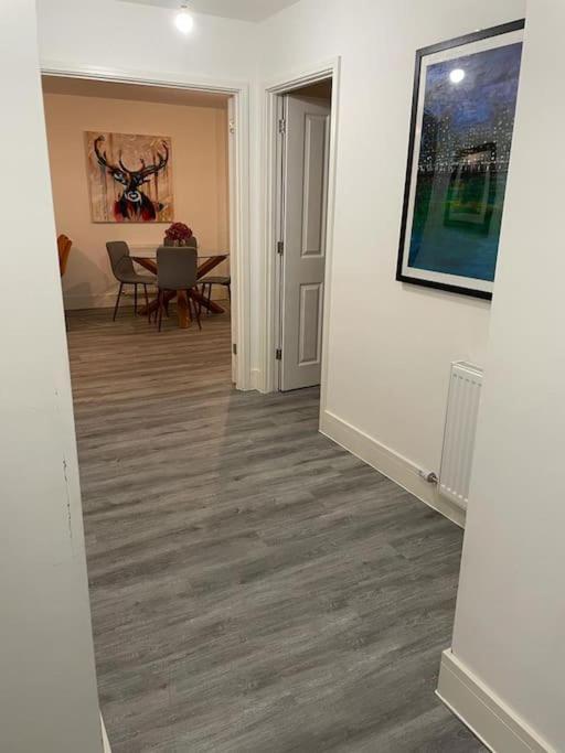 Stunning And Spacious 2Bed Flat In Central Woking Zewnętrze zdjęcie